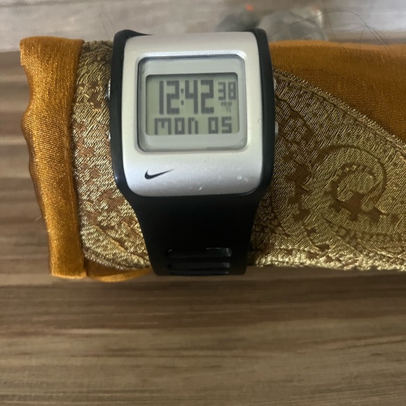 Nike Blade Silver and Black Smartwatch - Picture 1 of 8
